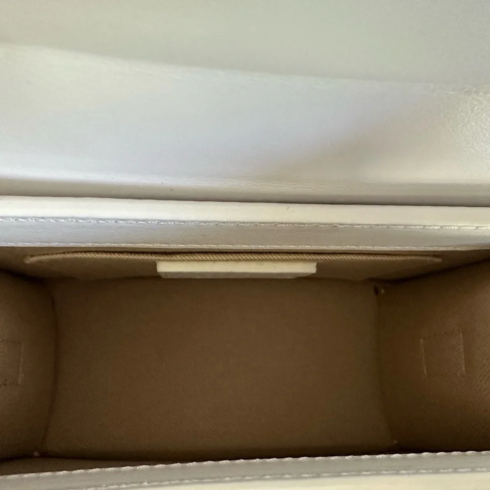 SOLD: White jacquemus le chiquito moyen - Picture 4 of 8